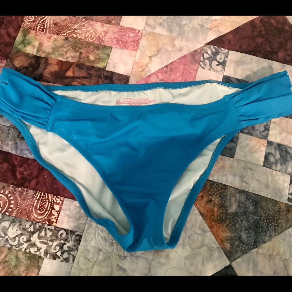 Victoria’s Secret Knockout Bikini Bottoms - size L